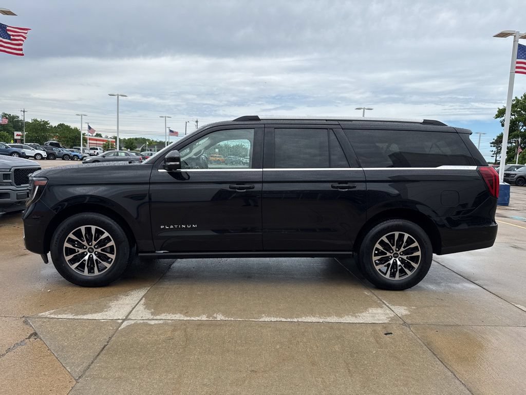 Used 2025 Ford Expedition Max Platinum AWD/4WD image 3