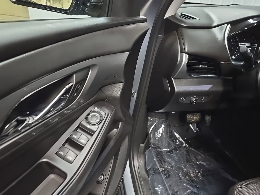 Used 2018 Chevrolet Traverse LT image 27