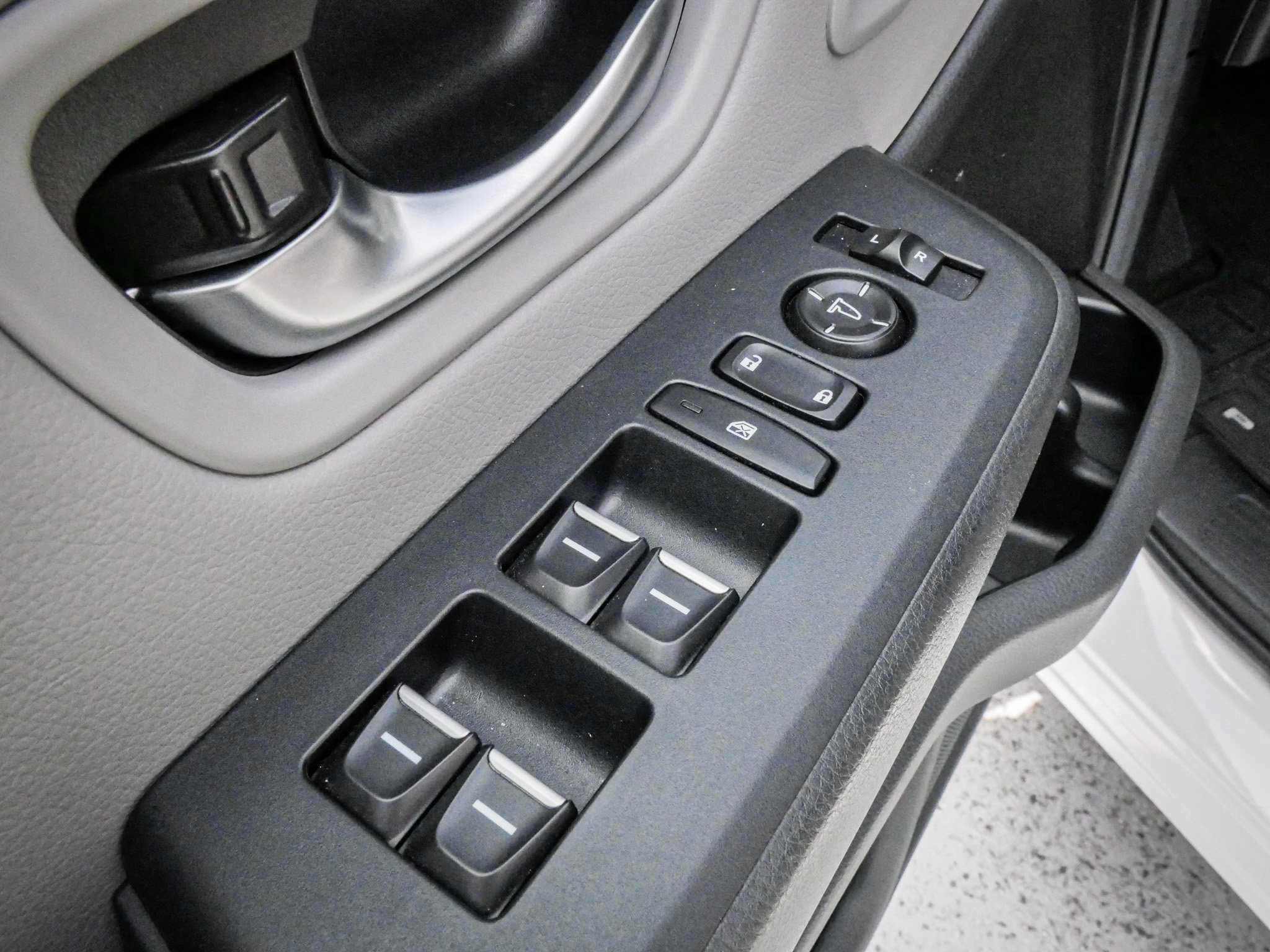 Used 2025 Honda Pilot EX-L image 15