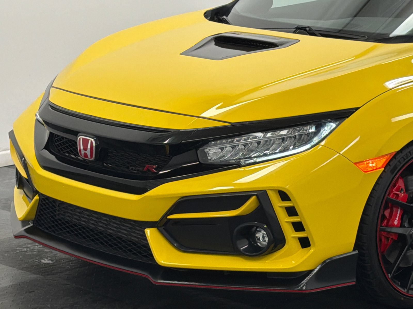 Used 2021 Honda Civic Type R Limited image 2