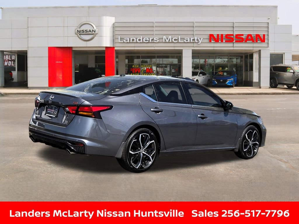 Used 2025 Nissan Altima 2.5 SR image 3