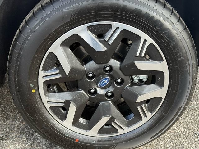 Used 2025 Subaru Forester Premium image 36