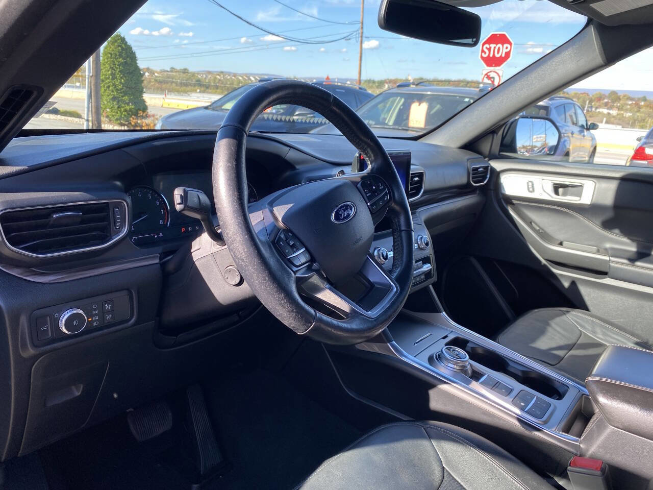 Used 2020 Ford Explorer Limited RWD image 11