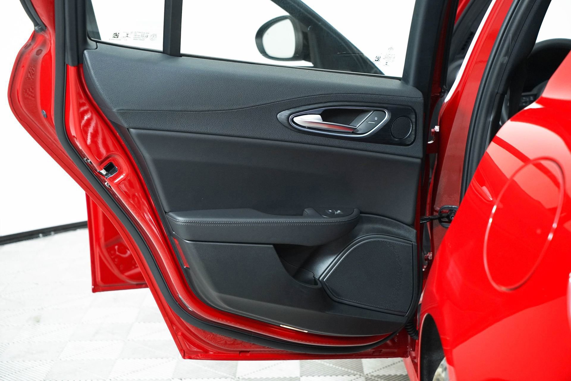 New 2024 Alfa Romeo Giulia Sprint image 17