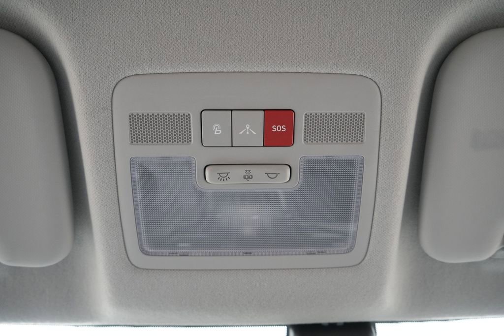 Certified 2023 Hyundai Venue Limited w/ Cargo Package image 17