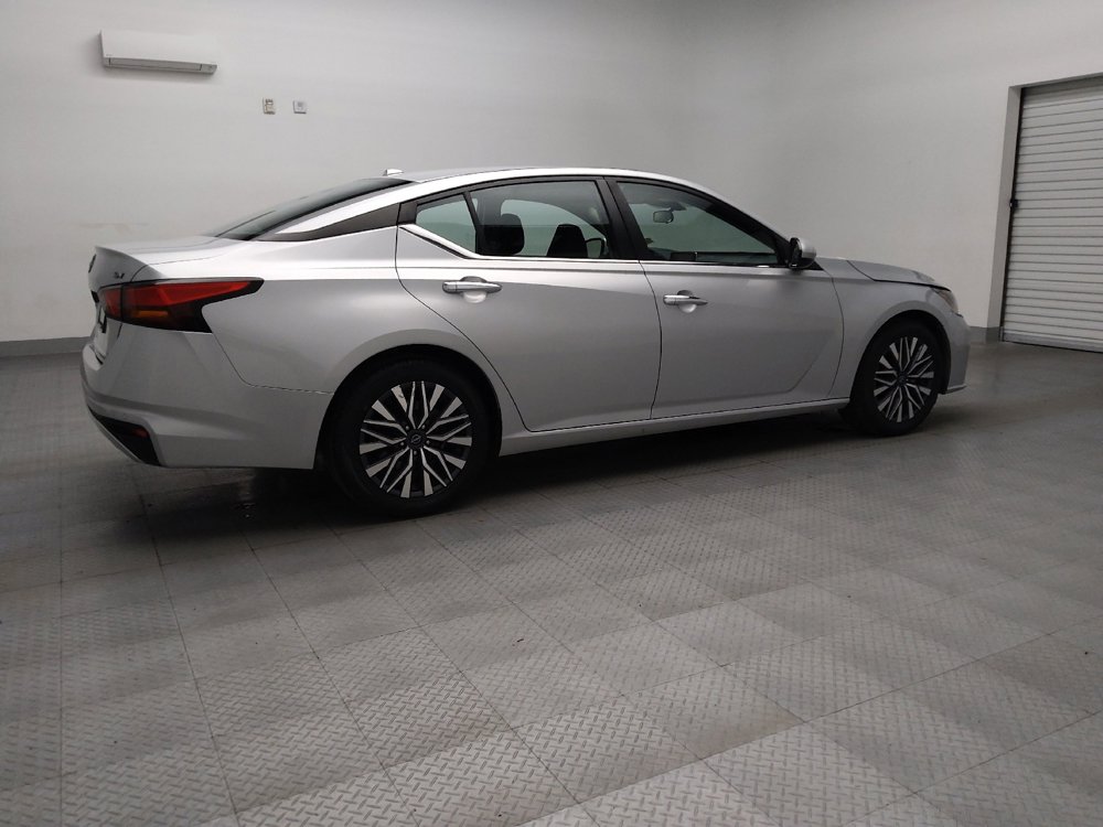 Used 2023 Nissan Altima 2.5 SV image 10