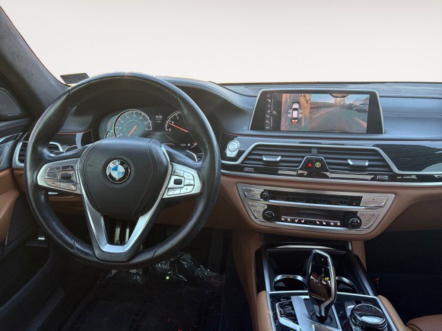 Used 2016 BMW 750i xDrive image 8