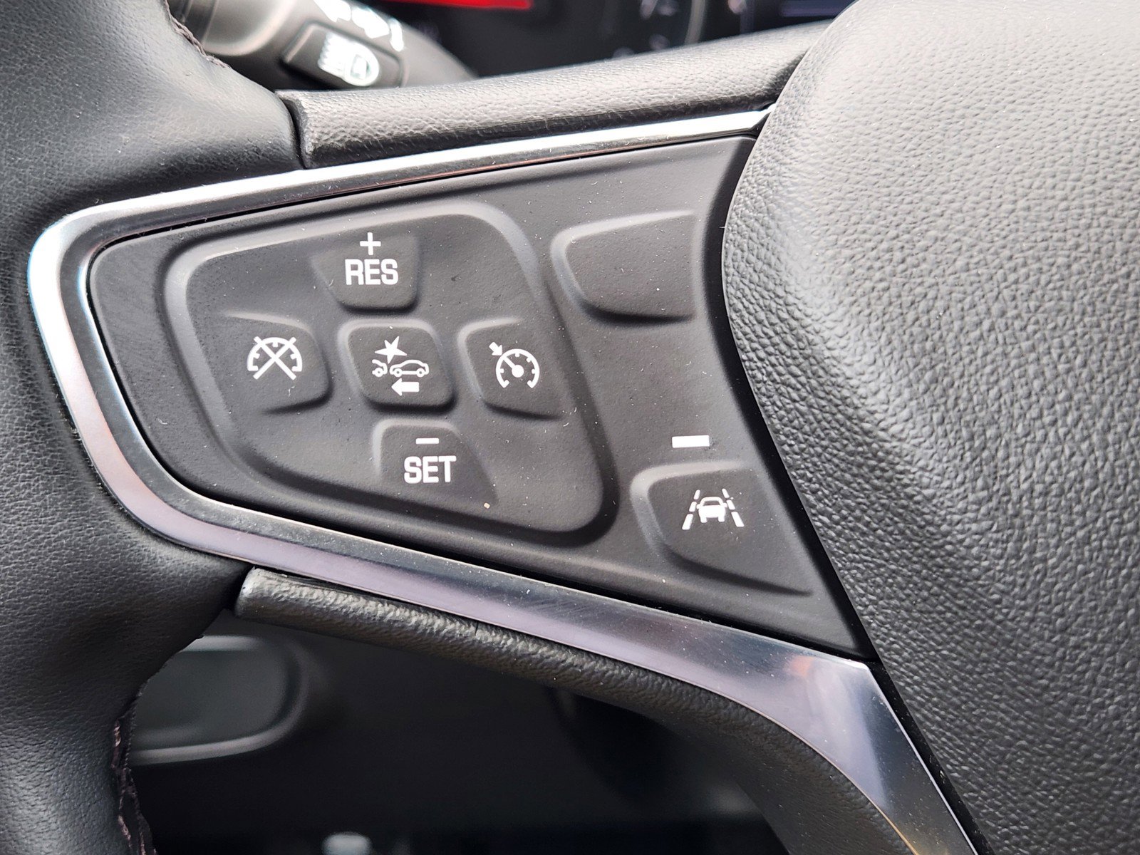 Used 2024 Chevrolet Equinox LT FWD image 21