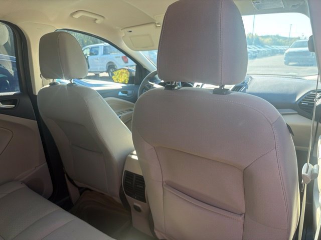 Used 2017 Ford Escape SE FWD image 18