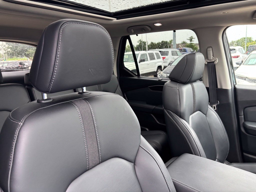 Certified 2025 Honda Pilot Touring image 21