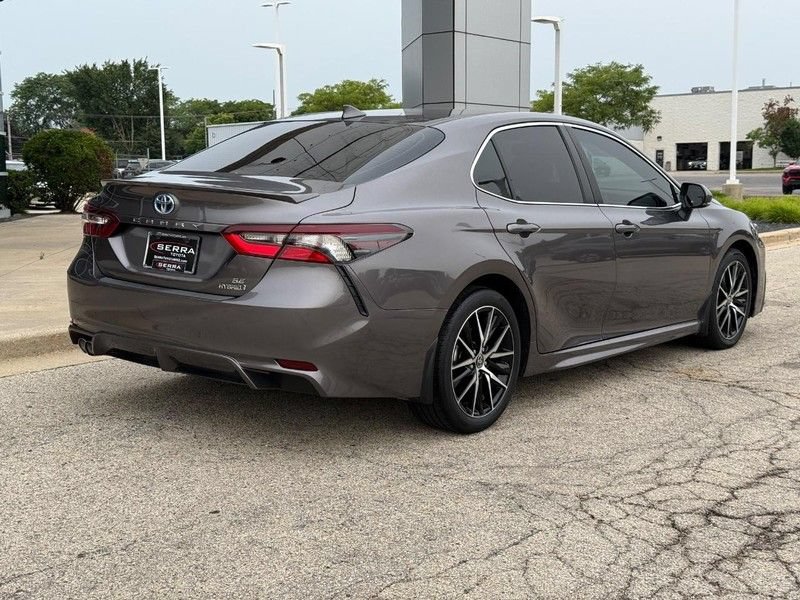 Used 2023 Toyota Camry SE w/ Audio Upgrade Package FWD image 3