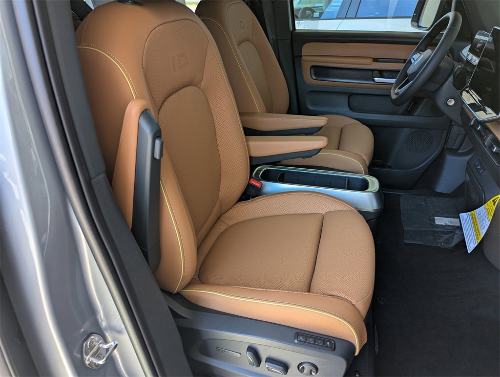 New 2025 Volkswagen ID. Buzz Pro S Plus image 39