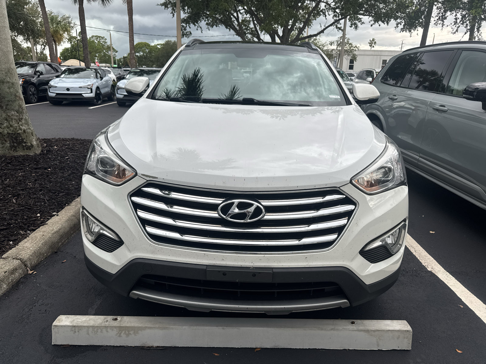 Used 2016 Hyundai Santa Fe Limited w/ Option Group 04 AWD/4WD image 2