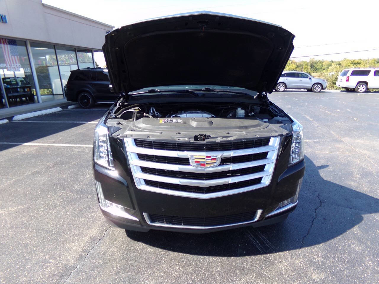 Used 2019 Cadillac Escalade Luxury image 40