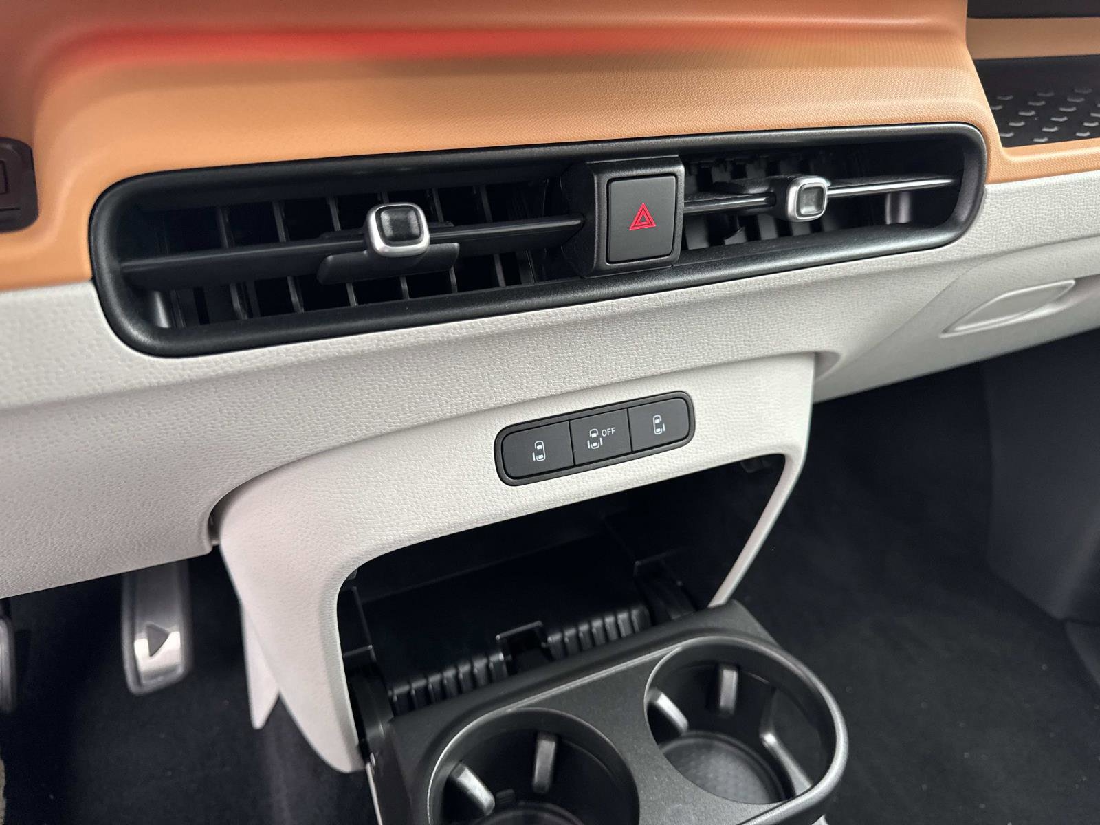 Certified 2025 Volkswagen ID. Buzz 1st Edition image 21