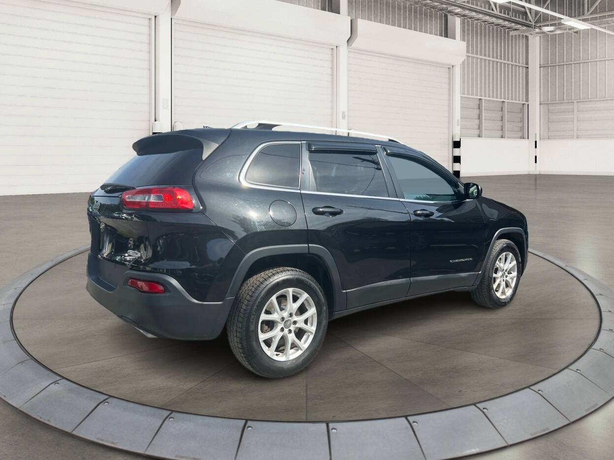 Used 2015 Jeep Cherokee Latitude w/ Comfort/Convenience Group AWD/4WD image 3