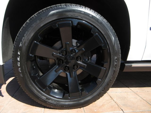 Used 2020 GMC Yukon XL Denali w/ Open Road Package image 8