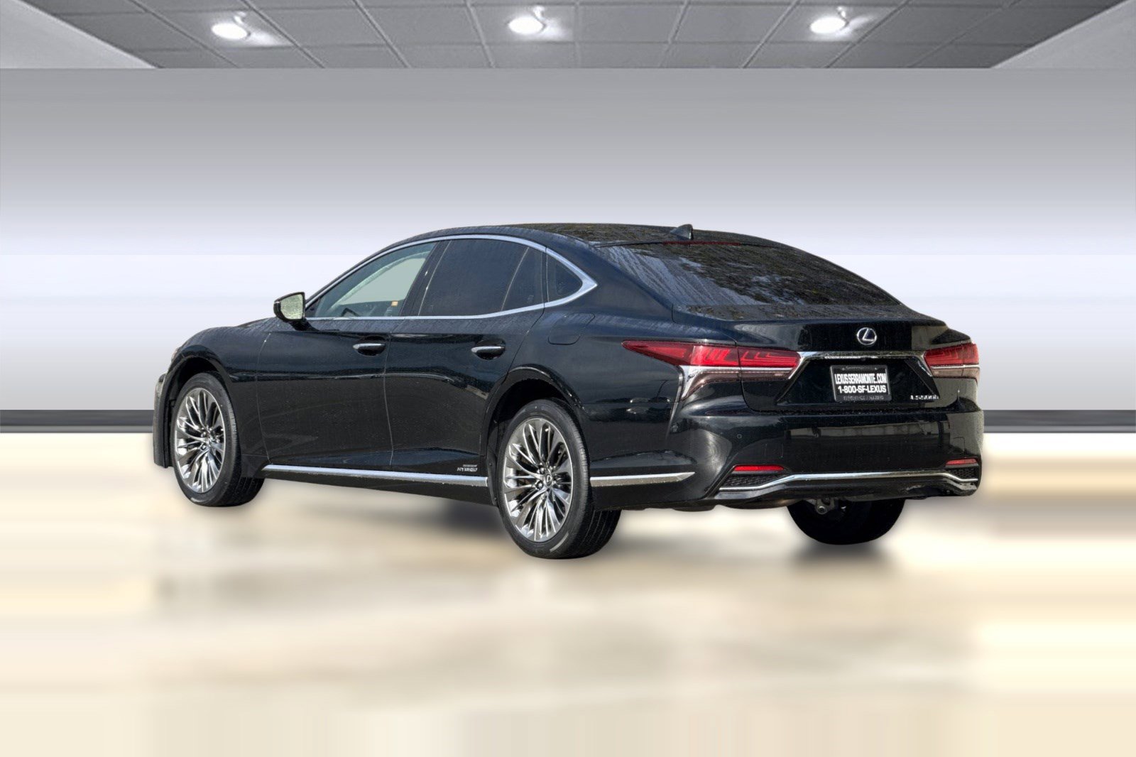 Used 2018 Lexus LS 500h w/ Luxury Package RWD image 3