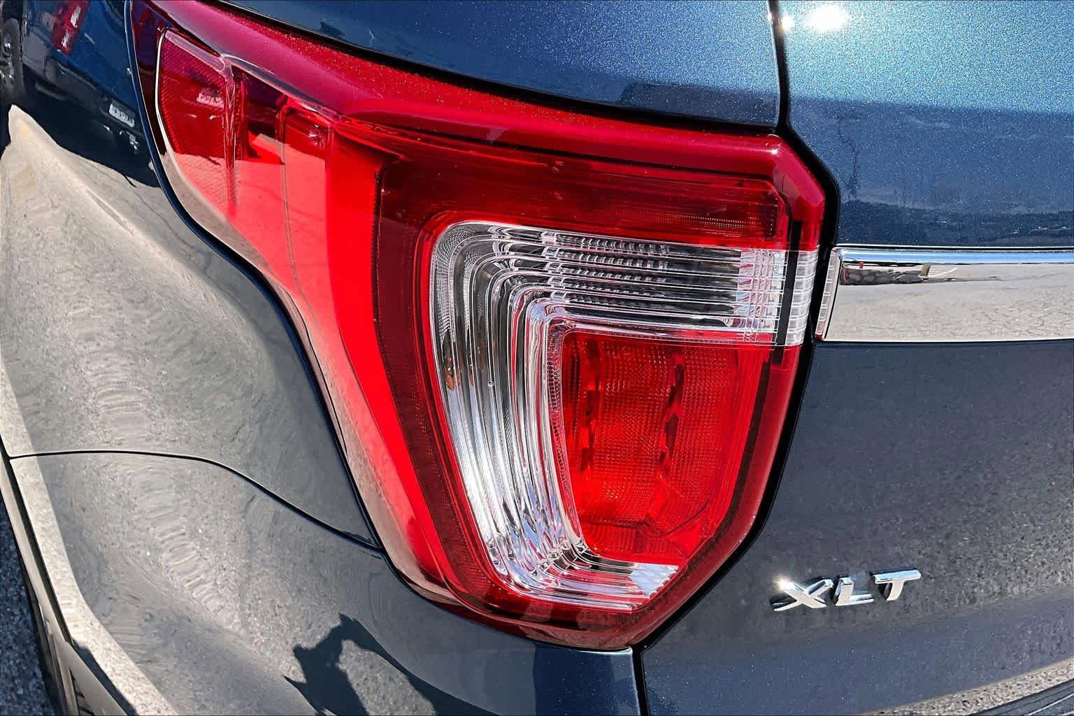 Used 2019 Ford Explorer XLT w/ Equipment Group 201A FWD image 27
