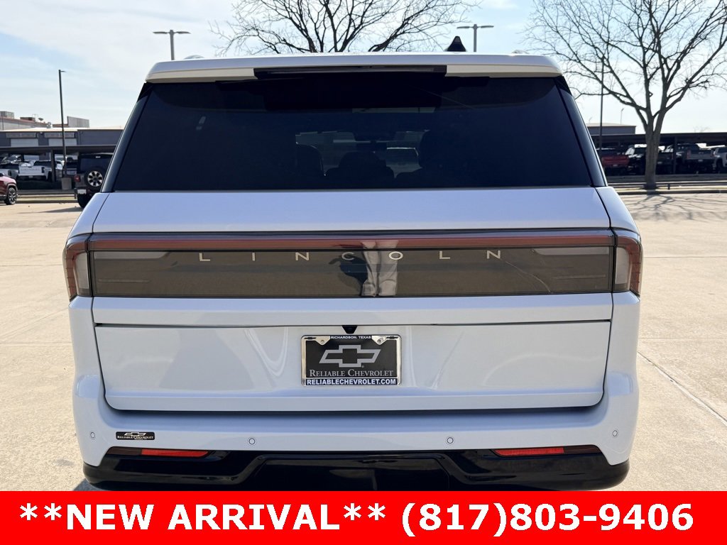 Used 2025 Lincoln Navigator L Reserve w/ Jet Appearance Package image 7