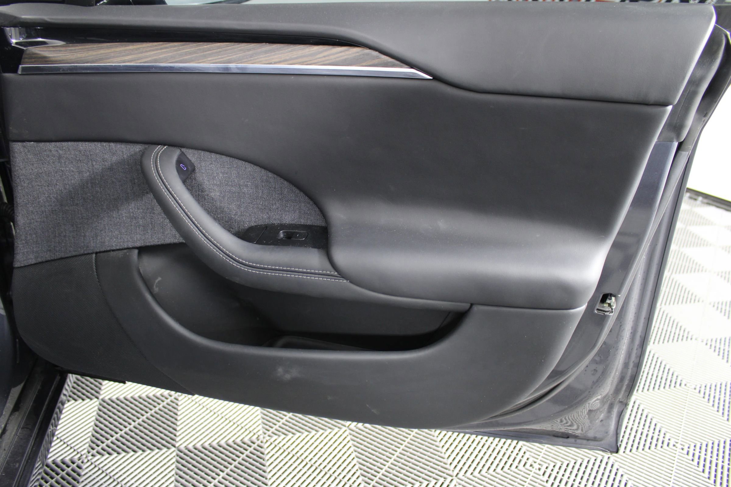 Used 2021 Tesla Model S Plaid image 42