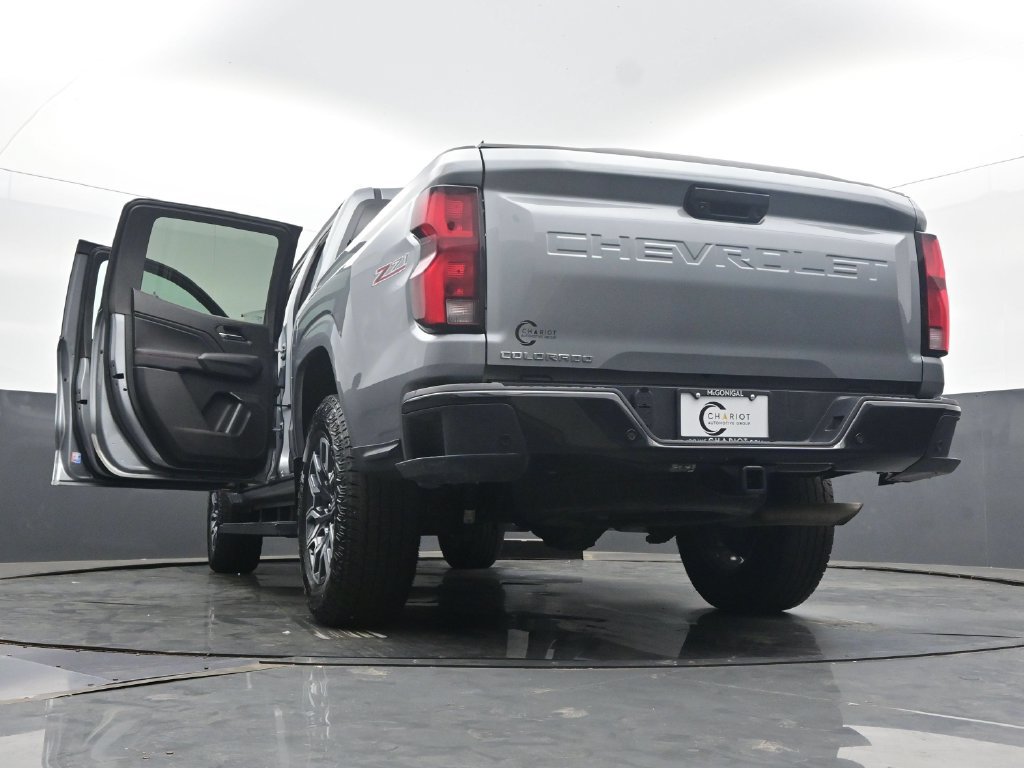 Used 2025 Chevrolet Colorado Z71 w/ Technology Package AWD/4WD image 63
