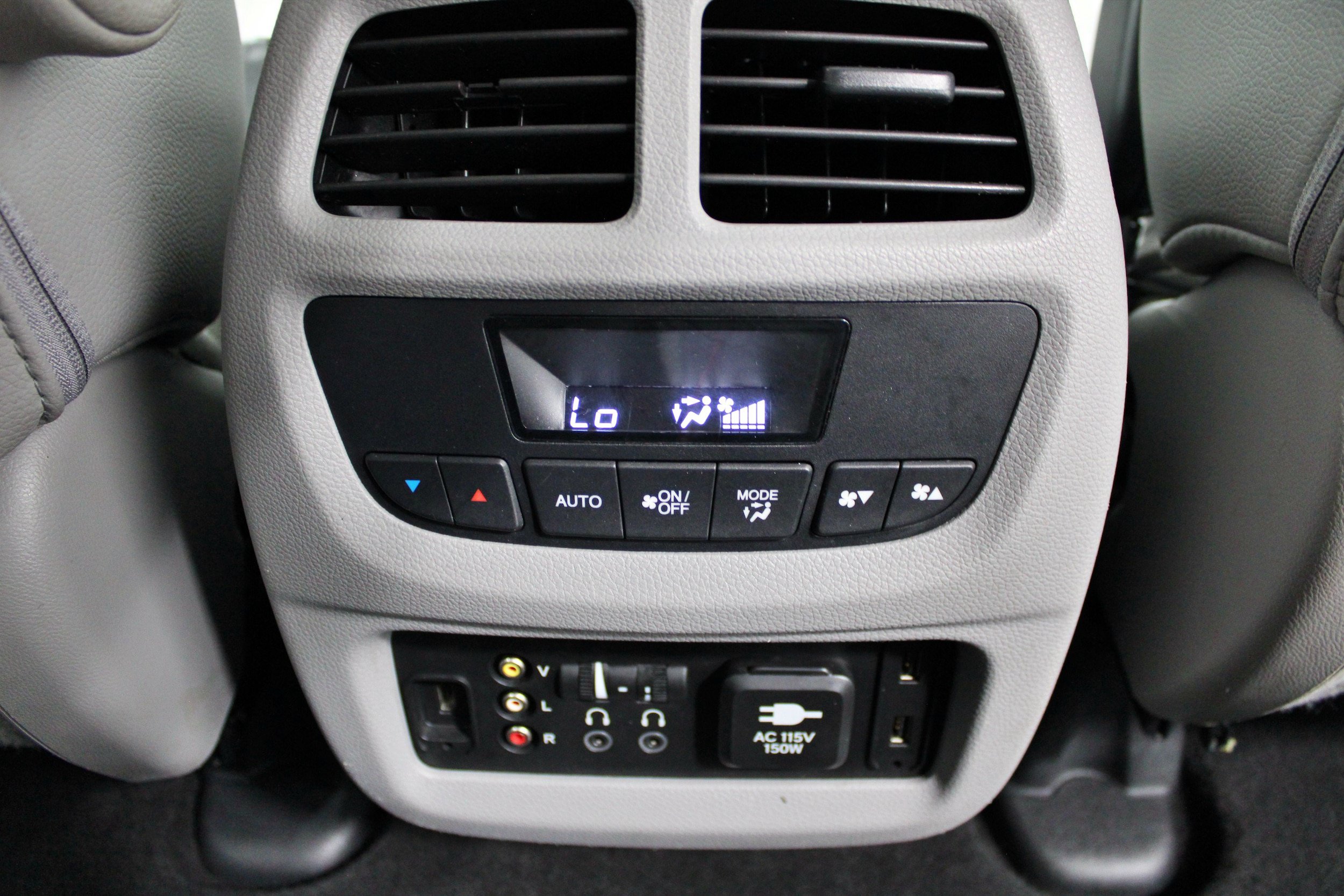 Used 2017 Honda Pilot Touring image 29