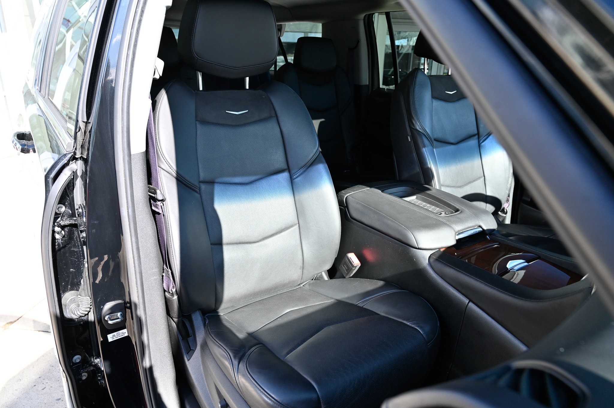 Used 2017 Cadillac Escalade ESV Luxury image 59