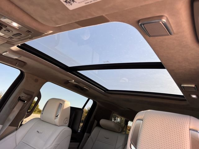 Certified 2022 Cadillac Escalade ESV Premium Luxury Platinum w/ Heavy-Duty Trailer Package image 23