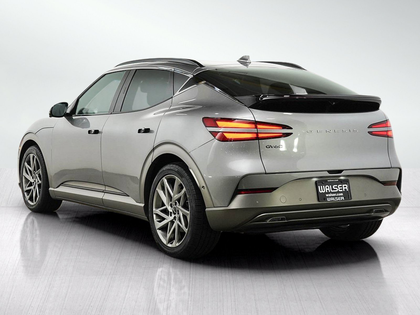 Used 2023 Genesis GV60 Advanced AWD/4WD image 3