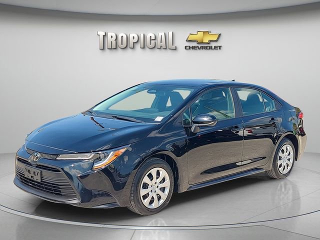 Used 2024 Toyota Corolla LE image 1