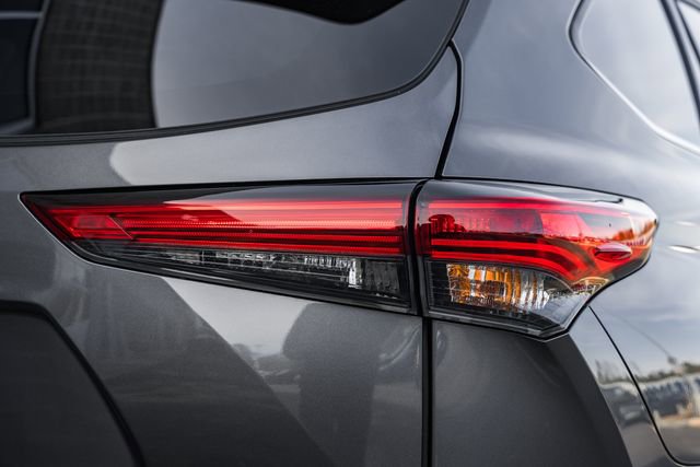 Used 2022 Toyota Highlander XLE image 7