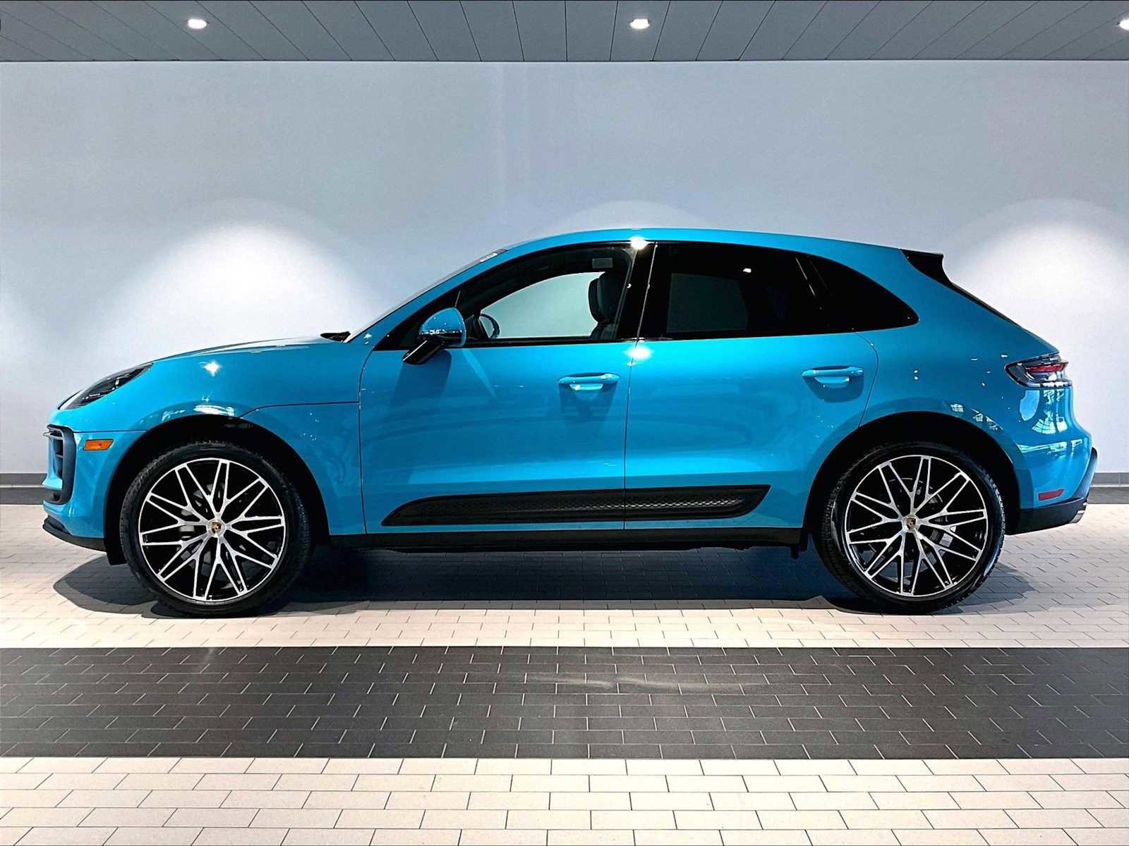 Used 2022 Porsche Macan image 2