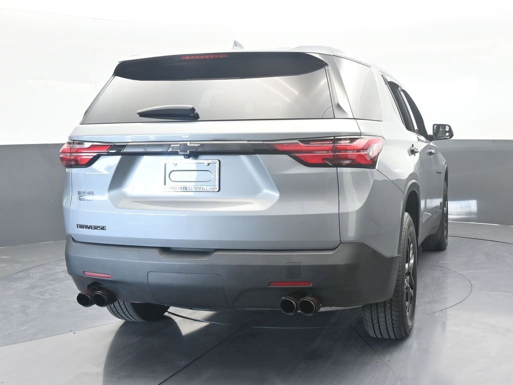 Used 2023 Chevrolet Traverse LS image 5