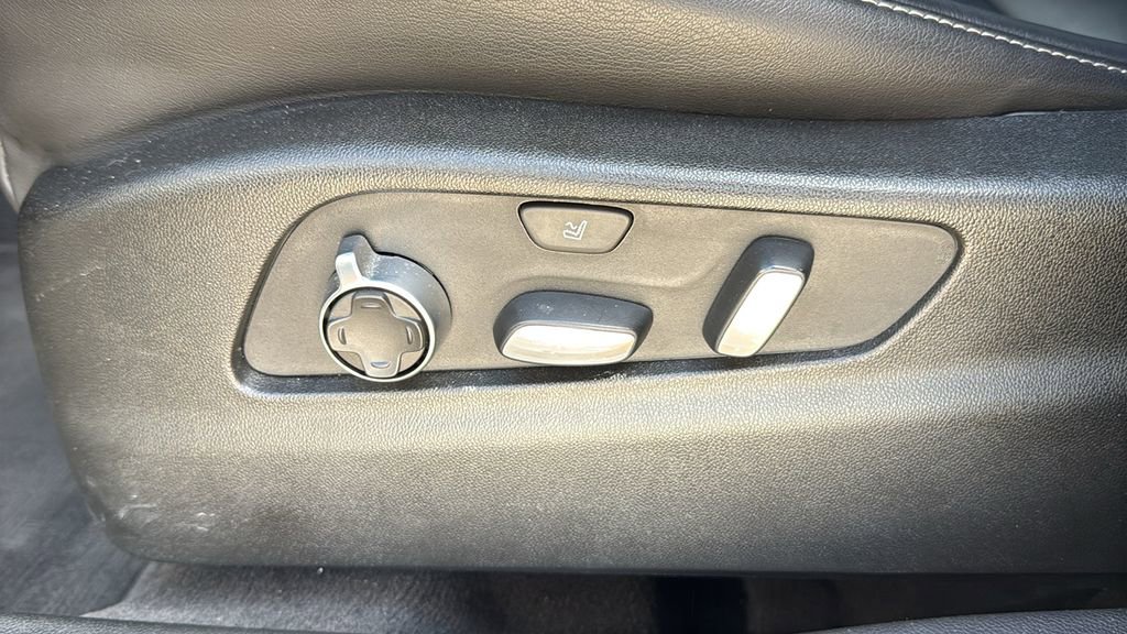 Used 2021 Cadillac XT4 Premium Luxury image 11