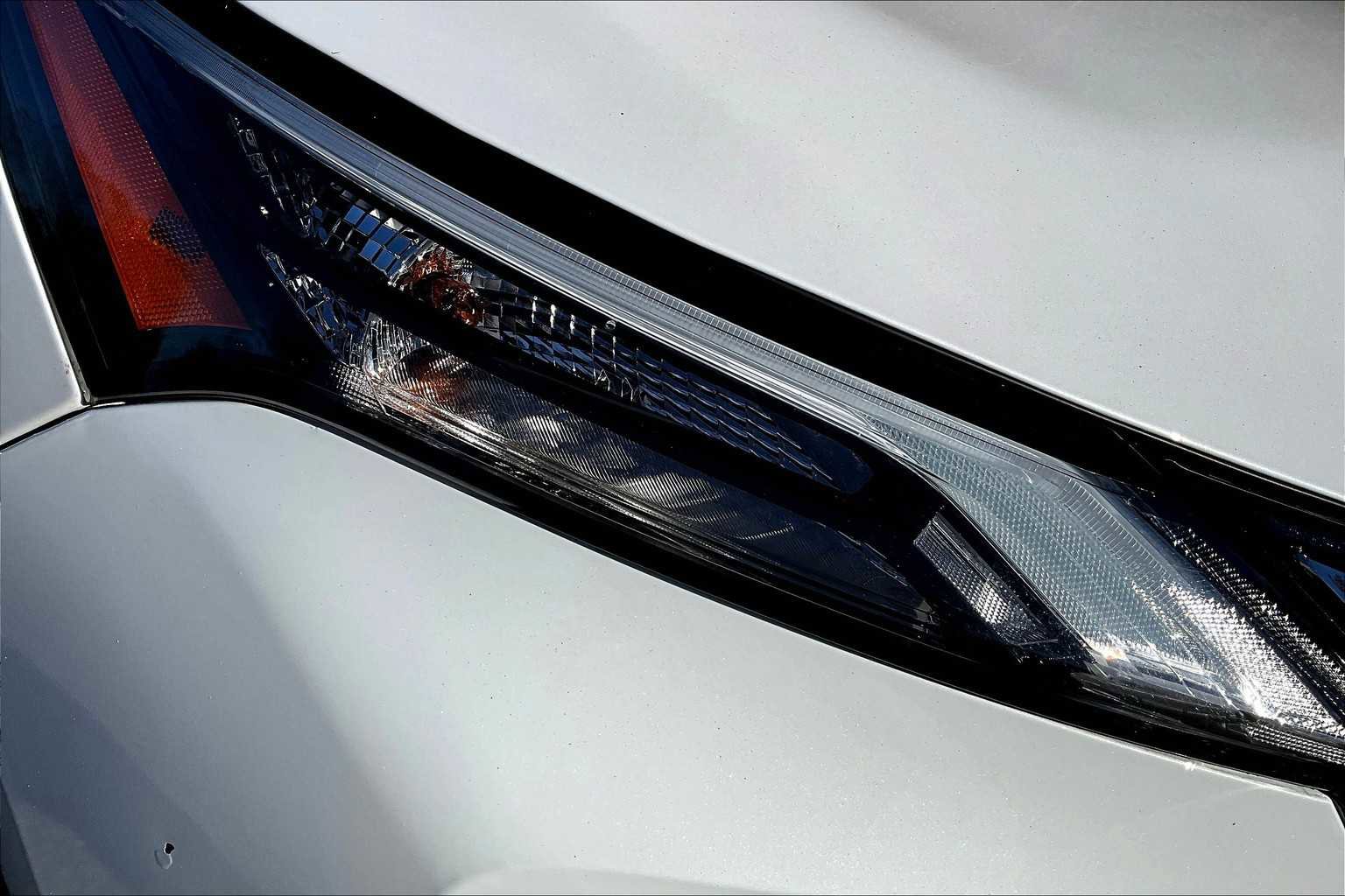 Used 2025 Nissan Rogue SV image 26