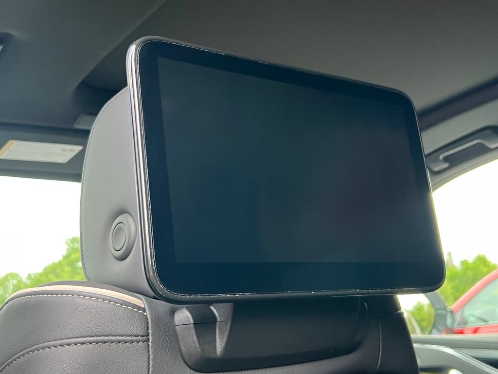 Certified 2024 Cadillac Escalade Sport w/ LPO, ONYX Package AWD/4WD image 14