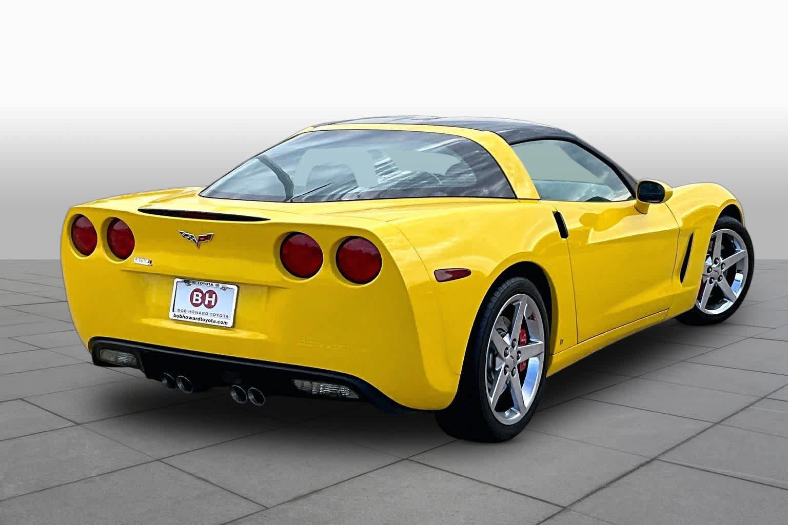 Used 2007 Chevrolet Corvette Coupe w/ Preferred Equipment Group RWD image 12