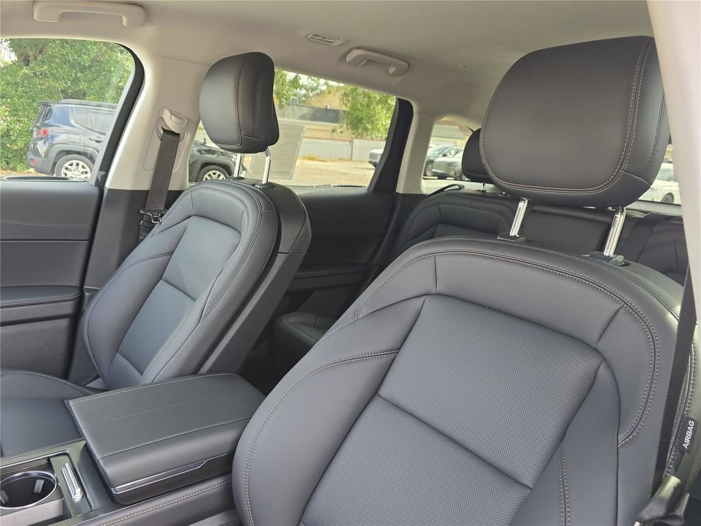 New 2026 Lincoln Nautilus Premier AWD/4WD image 16