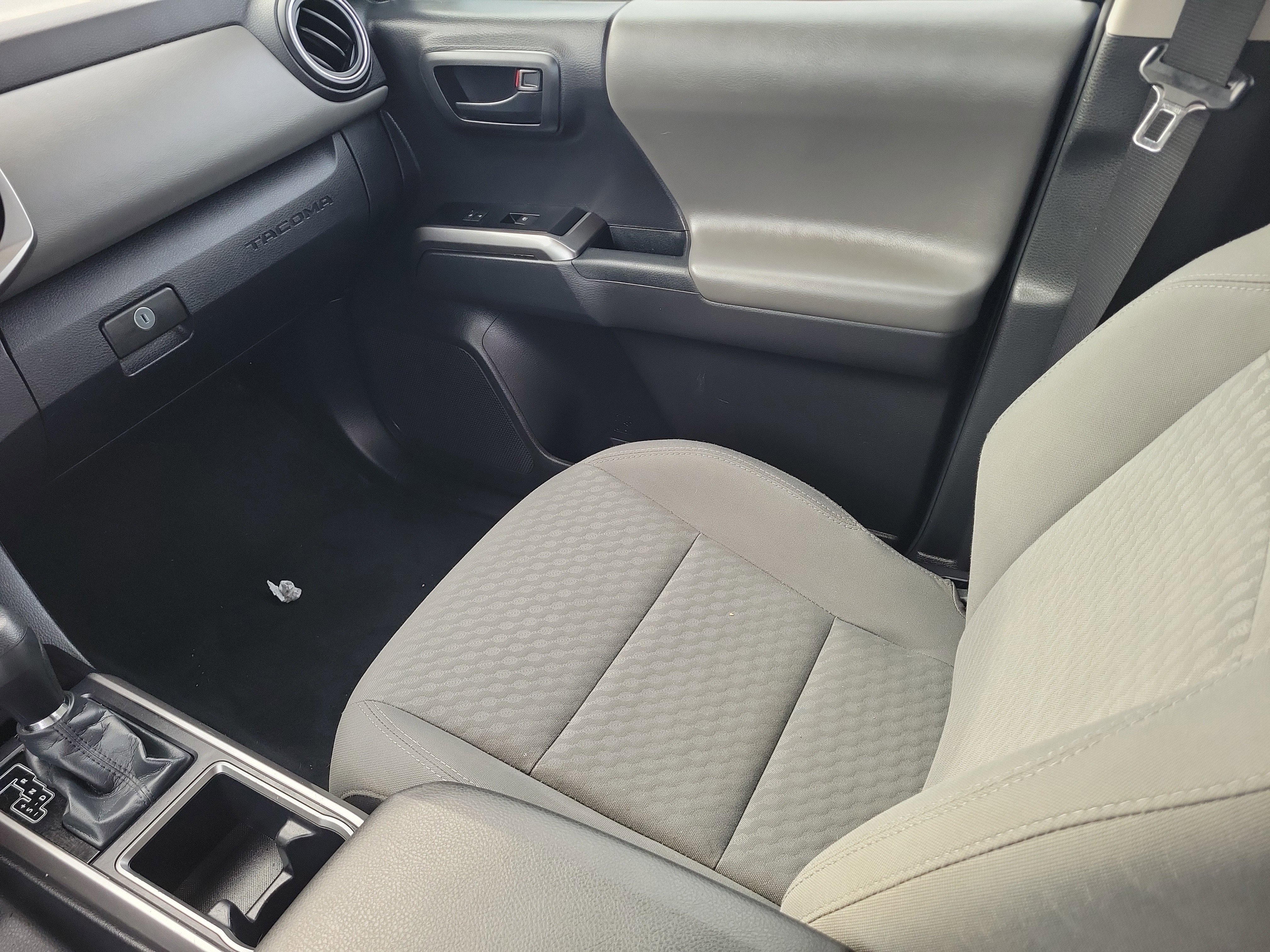 Used 2022 Toyota Tacoma SR5 image 15