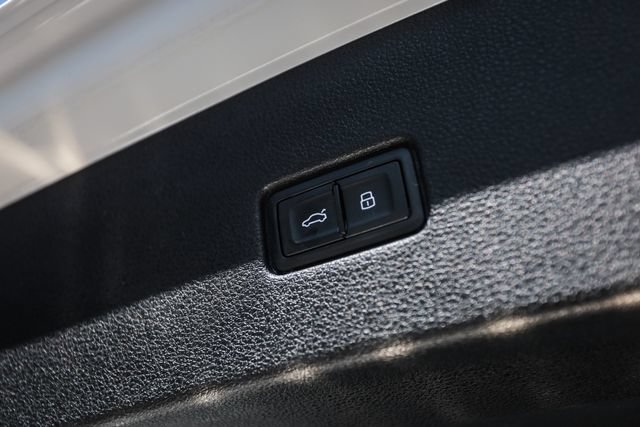 Used 2019 Audi Q8 Premium w/ Convenience Package AWD/4WD image 68