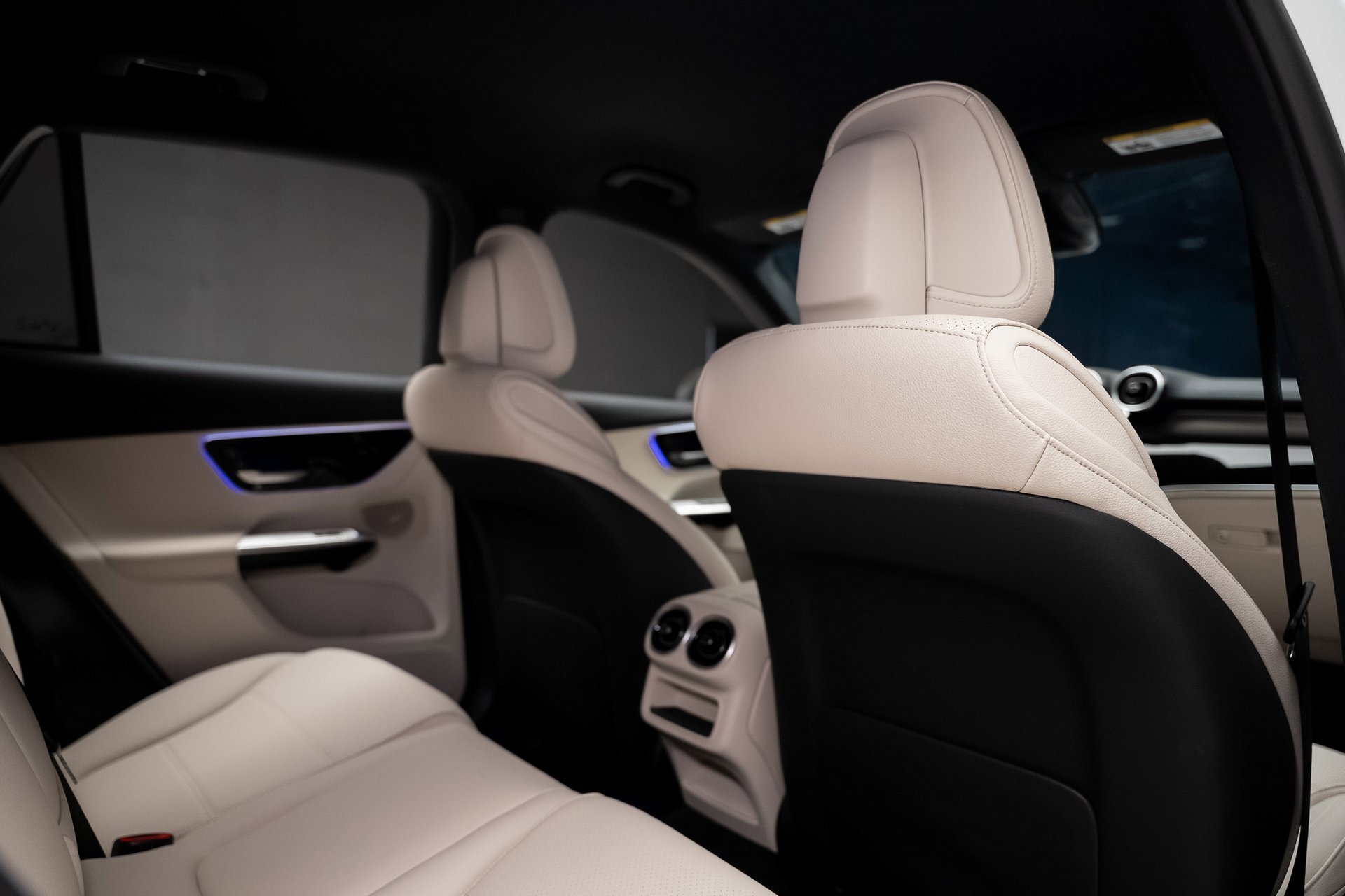 Used 2025 Mercedes-Benz GLC 350e 4MATIC image 68