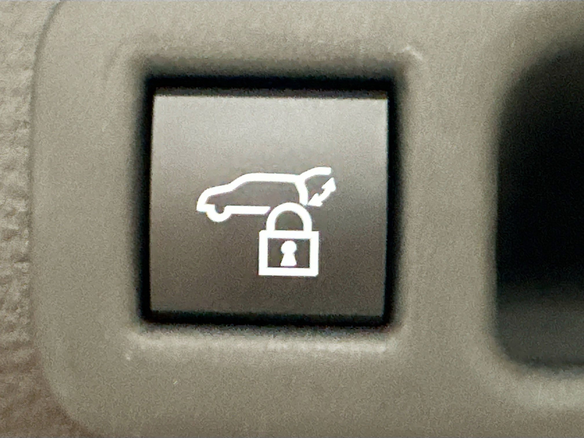 Used 2026 Toyota Sienna XLE FWD image 32