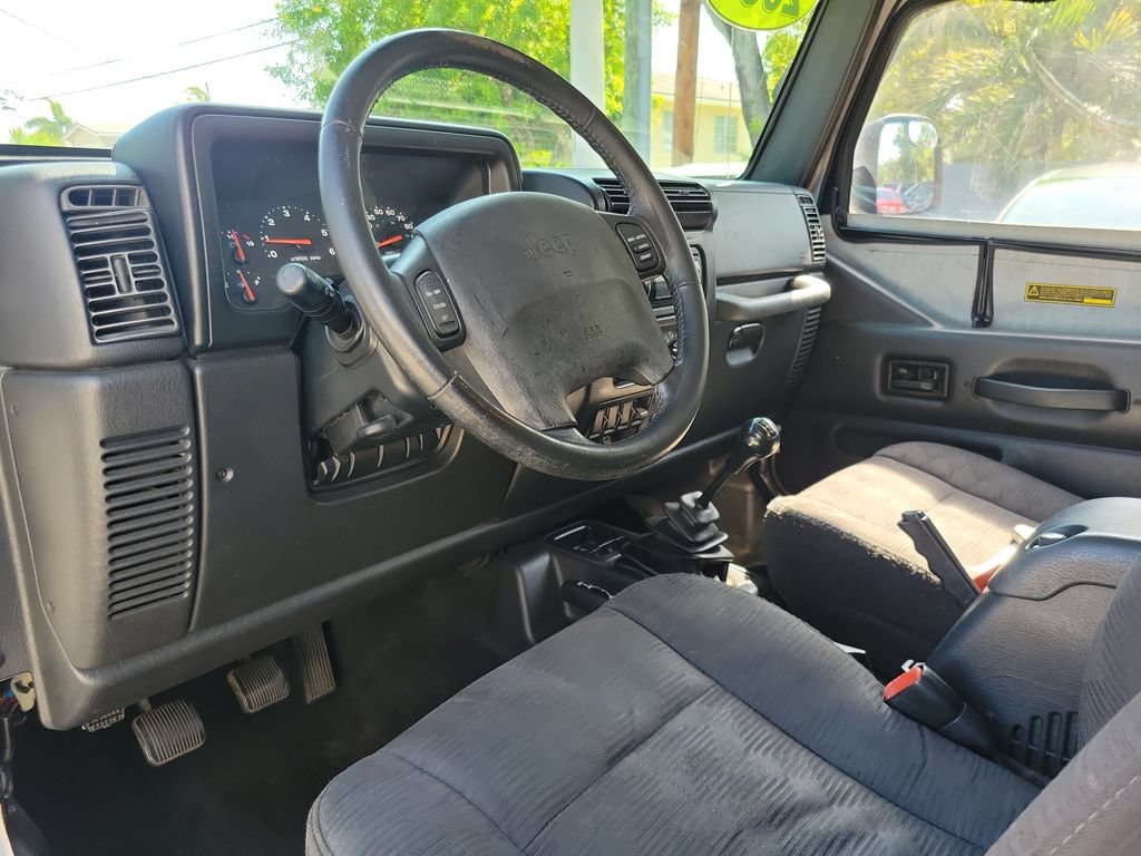 Used 2004 Jeep Wrangler Rubicon AWD/4WD image 9