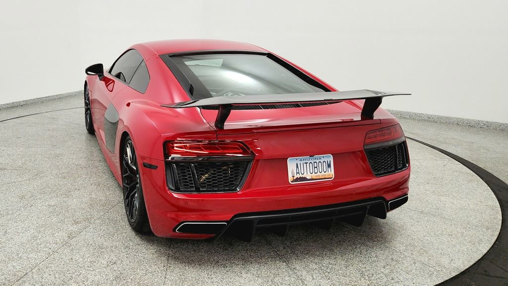 Used 2017 Audi R8 V10 w/ Carbon Exterior Package image 4