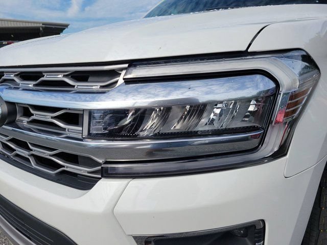 Used 2022 Ford Expedition Max Platinum AWD/4WD image 16
