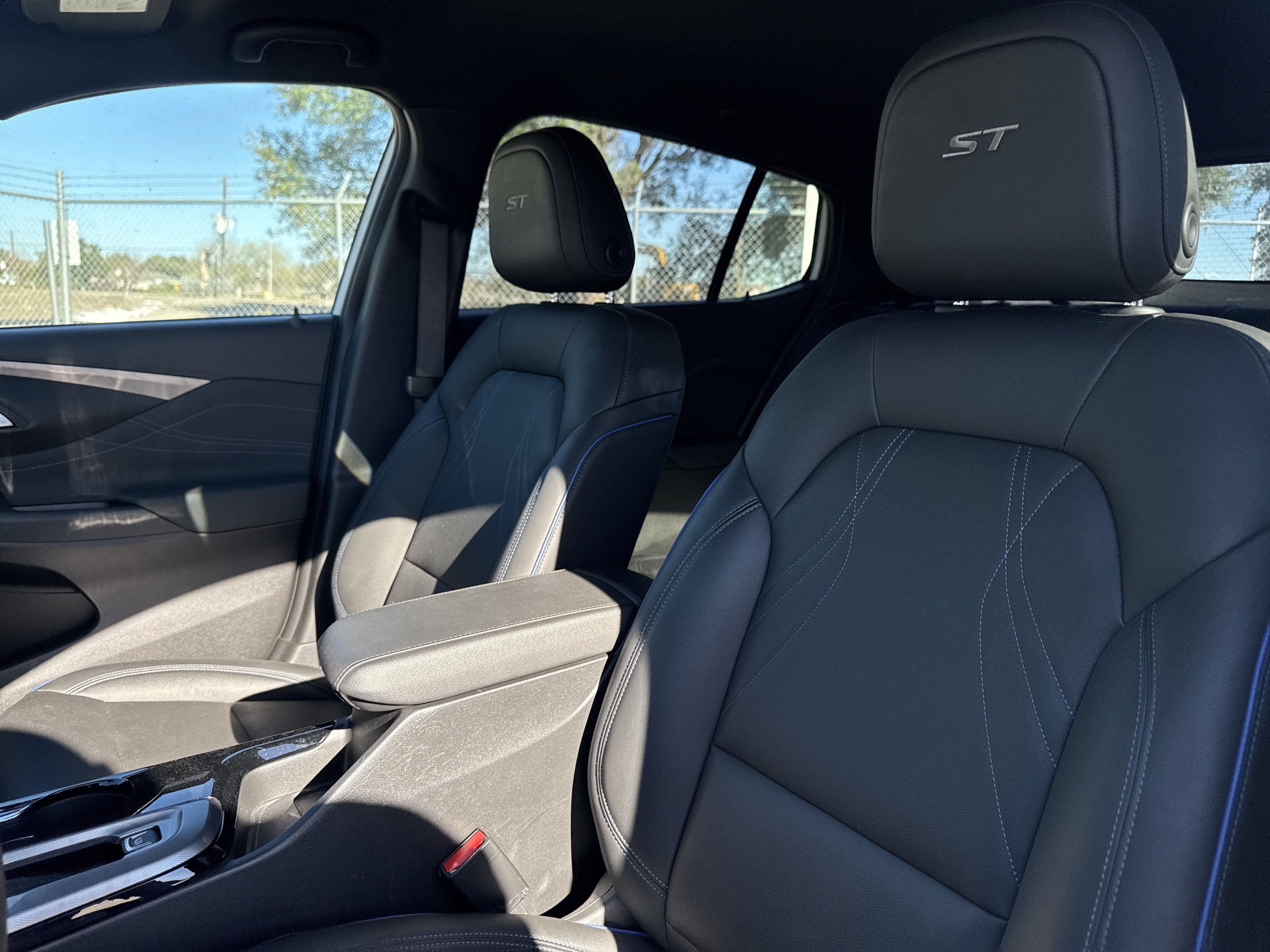 Used 2025 Buick Envista Sport Touring image 6