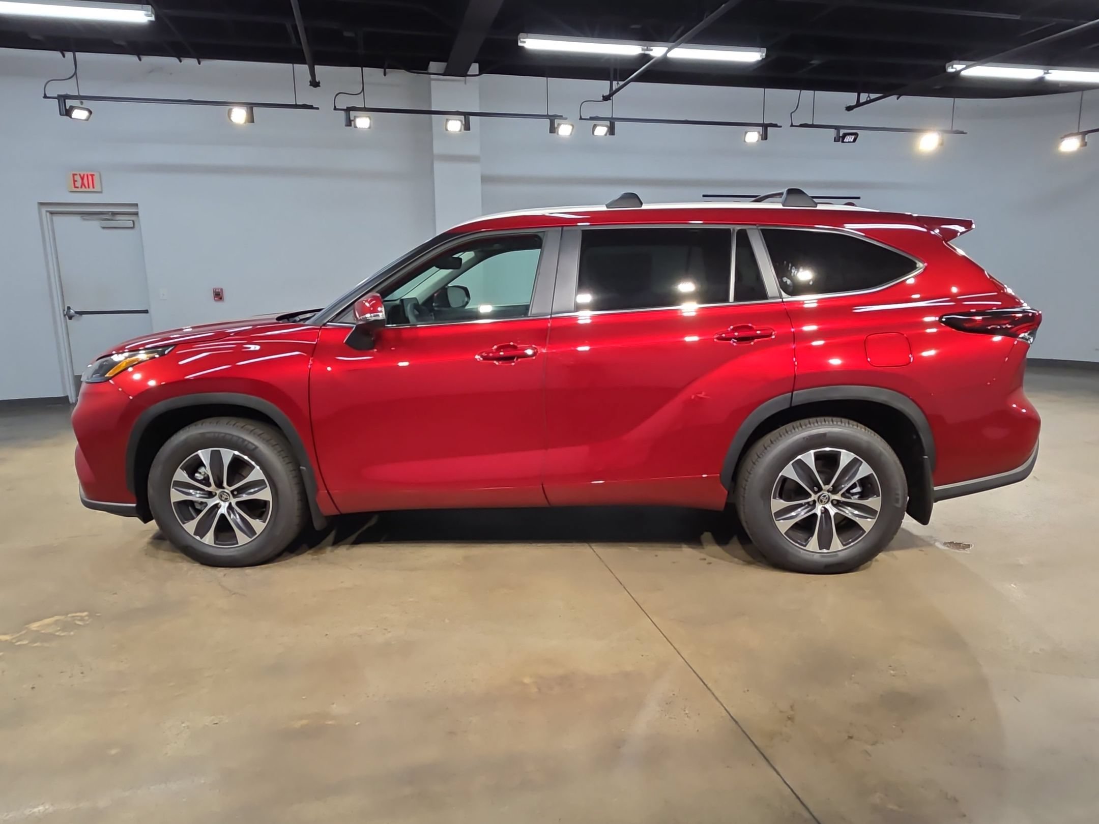 New 2026 Toyota Highlander XLE AWD/4WD image 4