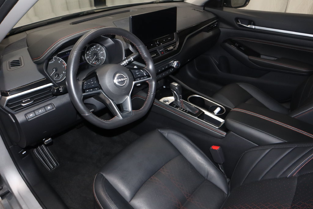Used 2023 Nissan Altima 2.5 SR w/ SR Premium Package FWD image 19