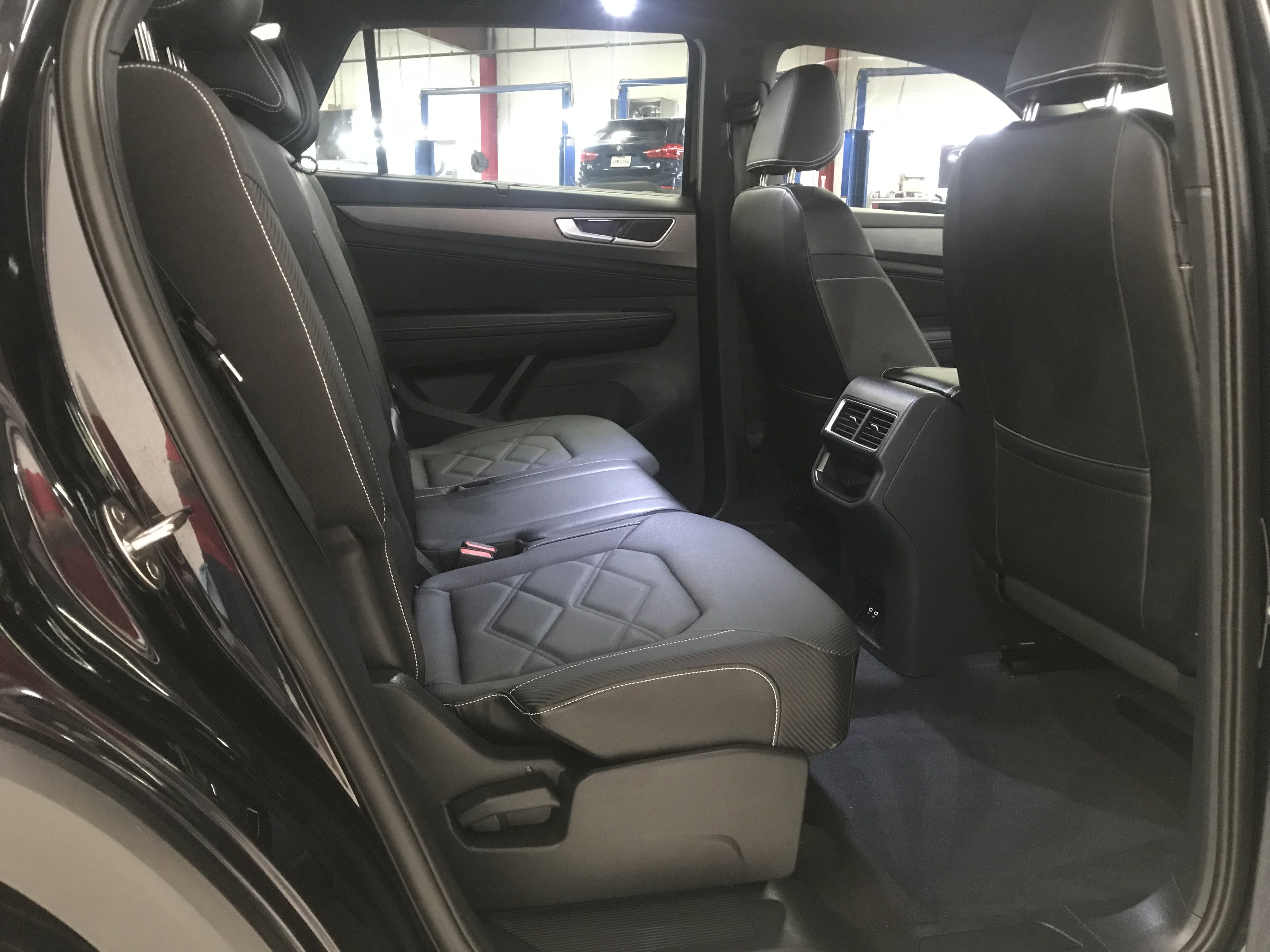 Used 2024 Volkswagen Atlas Cross Sport SE w/ Panoramic Sunroof Package image 12